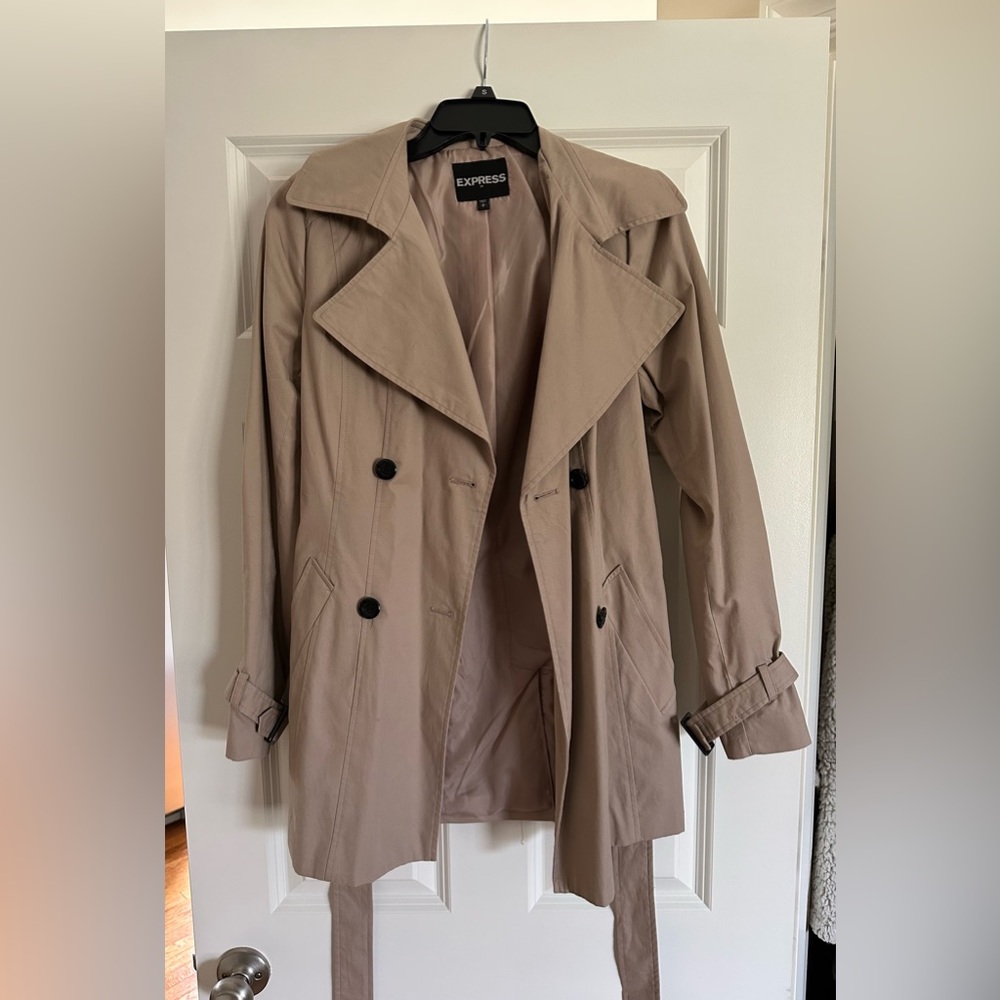 Express Women’s trench coat. Size S